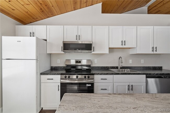 Building Photo - 201 Highbridge St