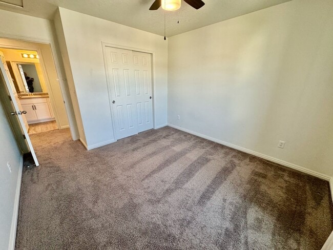 Building Photo - Your Home Is Ready For You!!