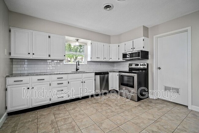 Building Photo - 7 St George Ct