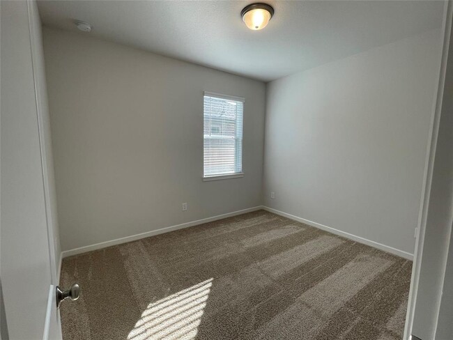 Building Photo - 9122 Brixham Dr
