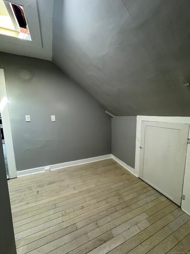 Building Photo - 146 Farren Ave