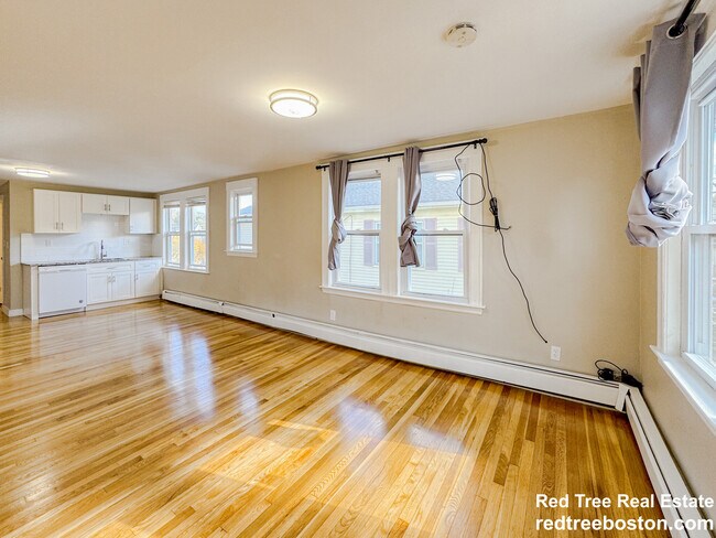 Primary Photo - 19 Town Hill St