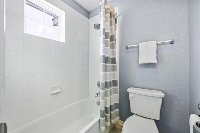 Building Photo - 408 Ravello St