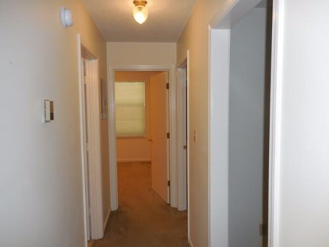 Building Photo - Conroy Avenue-311