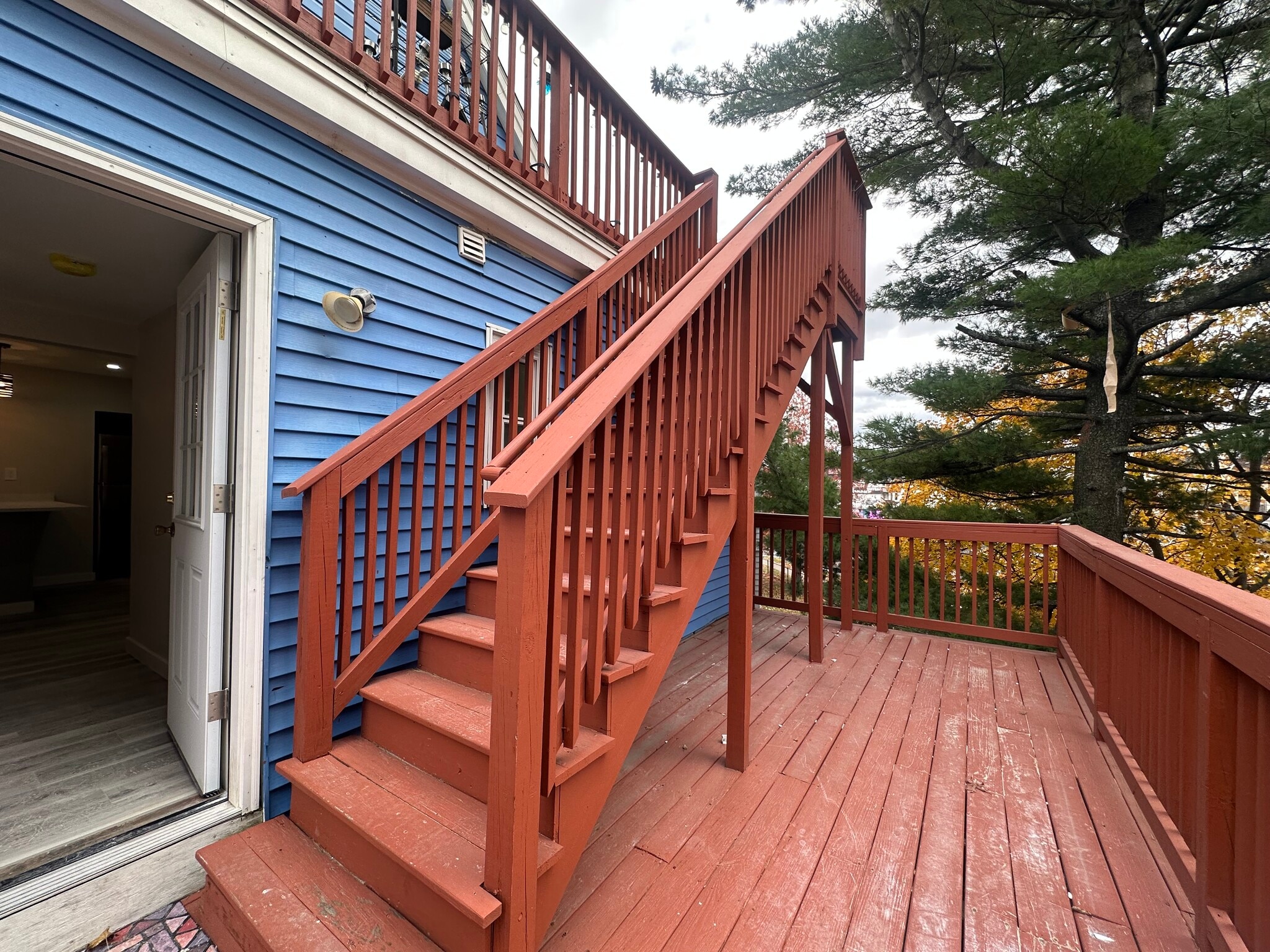 Building Photo - 13 Gladstone St