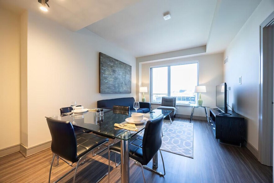 Building Photo - 100 Pier 4 Blvd.