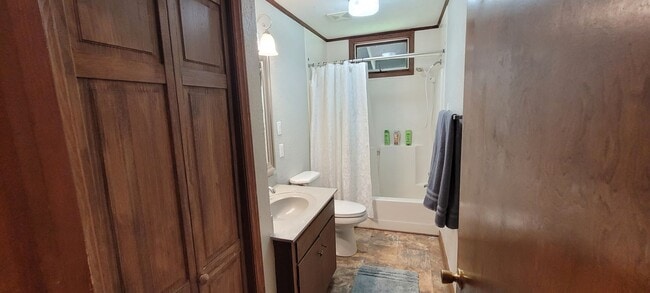 Building Photo - 203 Church Hollow Rd