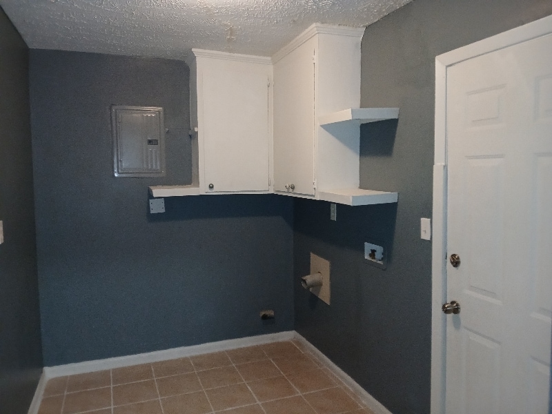 Building Photo - 105 E Woodcrest Dr