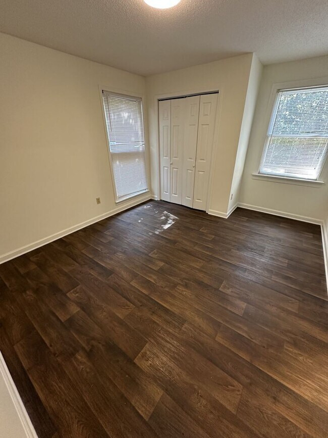 Building Photo - 2 Bedroom 2 Bathroom Condo!