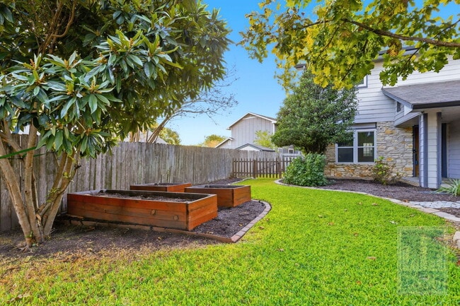 Building Photo - 7508 Elderberry Dr