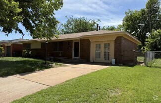 Building Photo - 2405 S Mansfield St