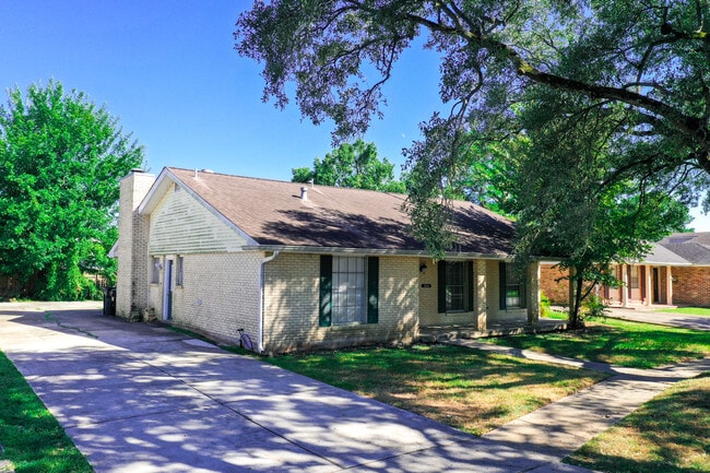 Primary Photo - 3534 Huntlee Dr