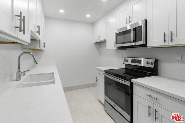 Building Photo - 1114 12th St