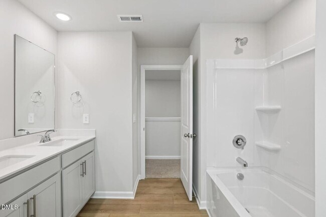 Building Photo - 693 White Birch Ln