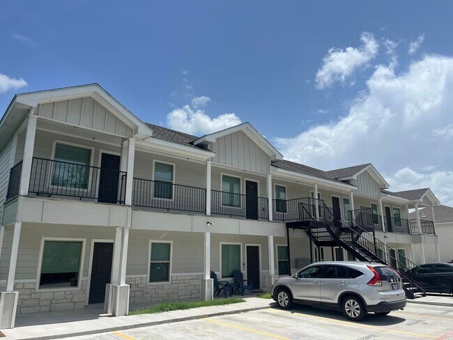 Building Photo - Kings Landing Apartments