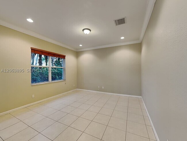 Building Photo - 4944 Cypress Ln