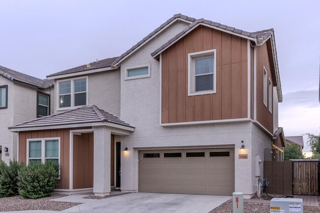 Building Photo - 1064 S Sunset Dr