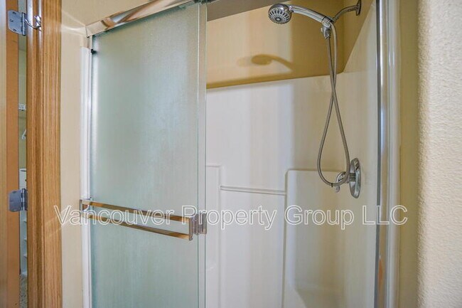 Building Photo - 2420 NE 165th Ave