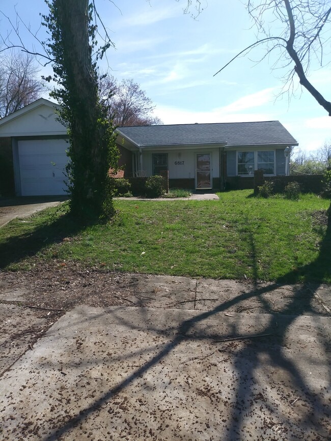 Building Photo - 6817 Holly Lake Dr