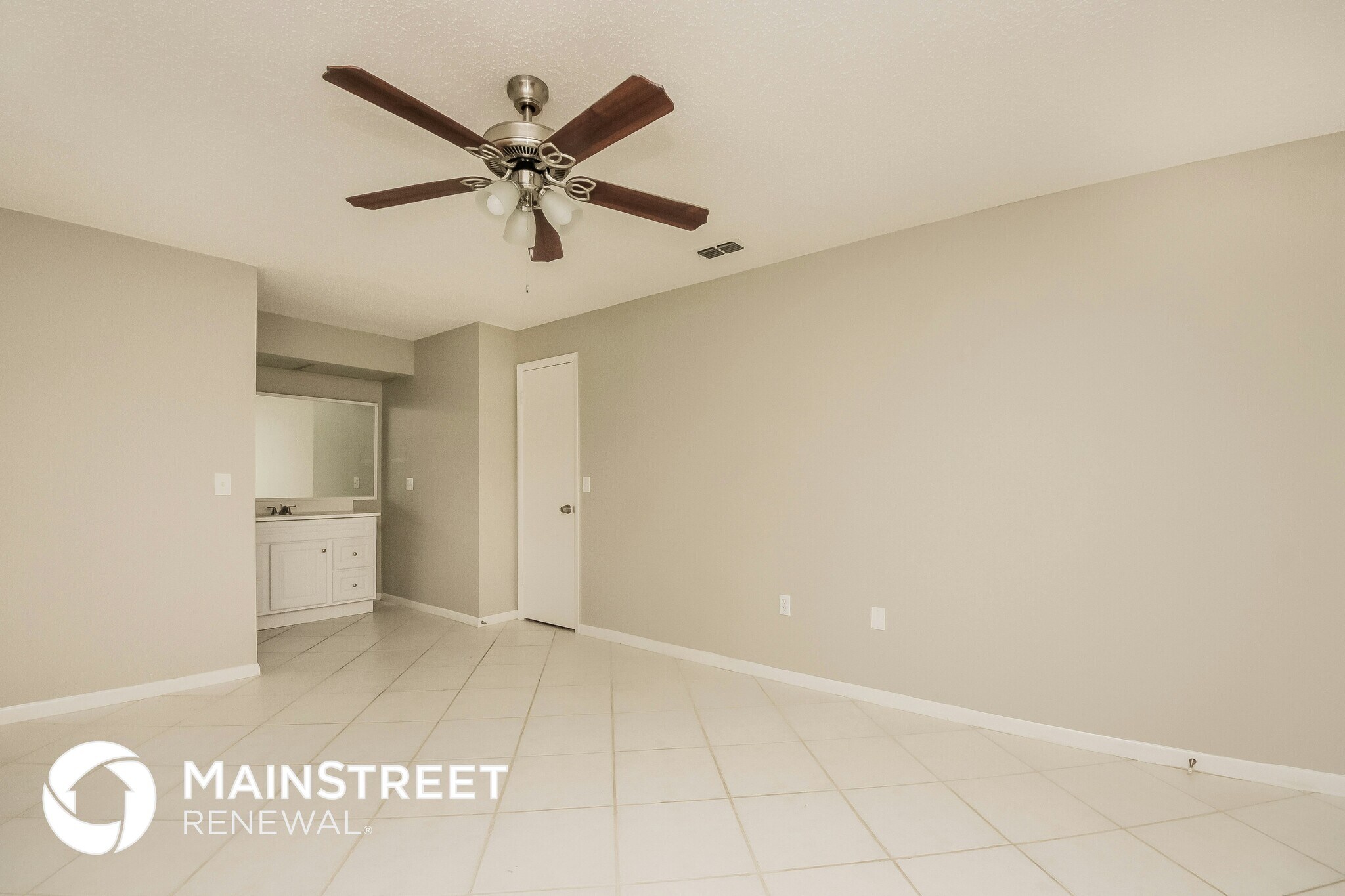 Building Photo - 4454 Sandhurst Dr