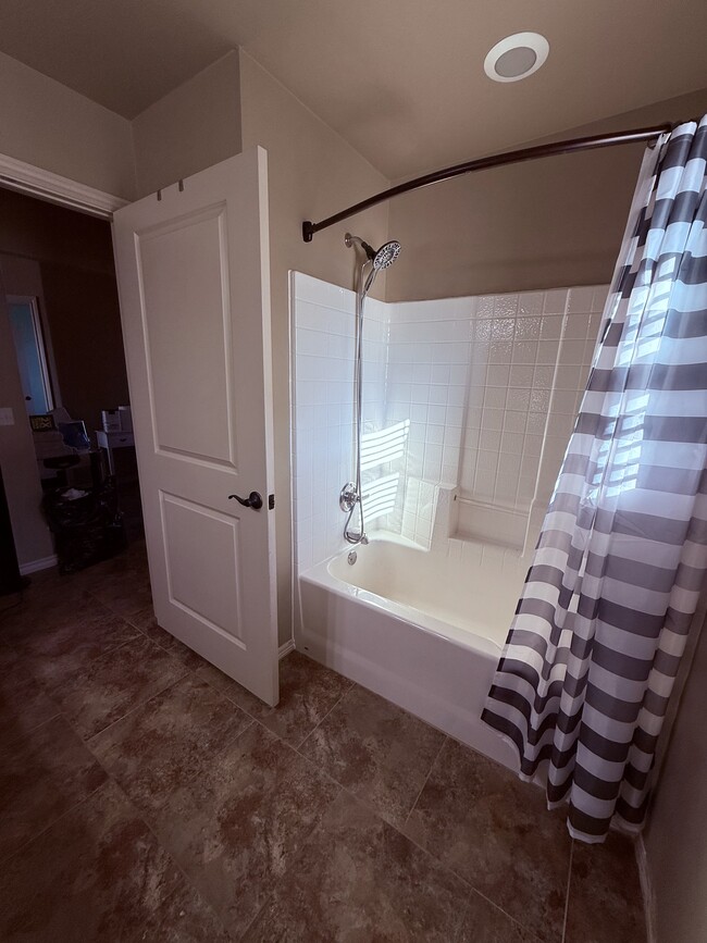 Guest bathroom - 2327 Austrian Pine Dr