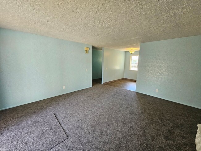 Building Photo - 407 G Ave