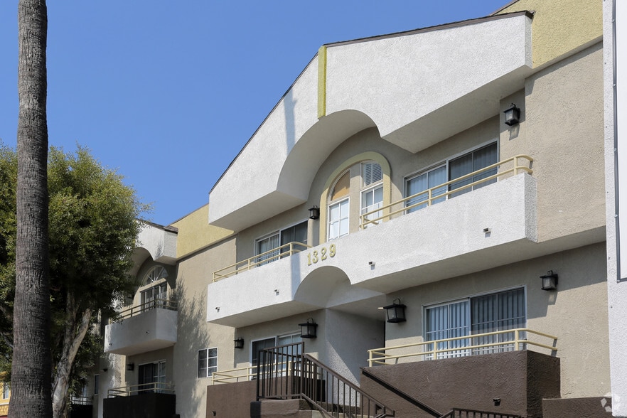 Crenshaw Townhouse 13271329 S Crenshaw Blvd Los Angeles CA 90019