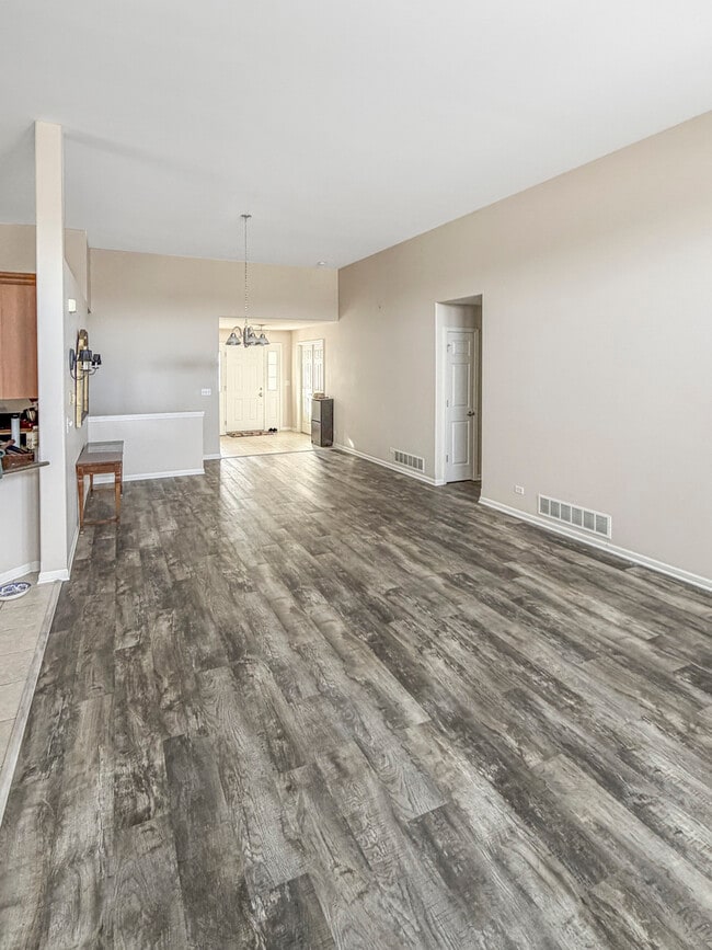 Building Photo - 1387 Prescott Dr