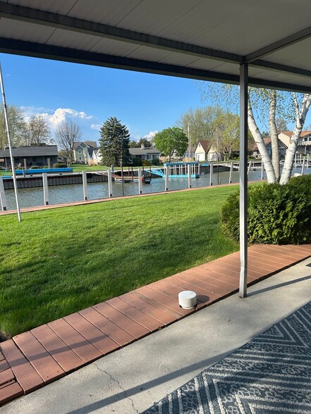 Building Photo - 5693 E Eagle Dr