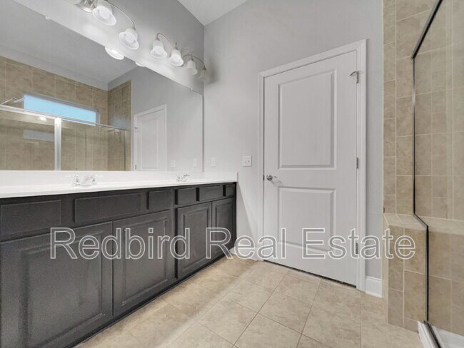 Building Photo - 1005 Lonergan Cir