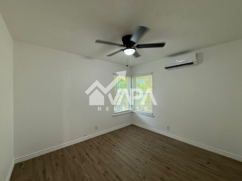 Building Photo - 5014 Benham Dr