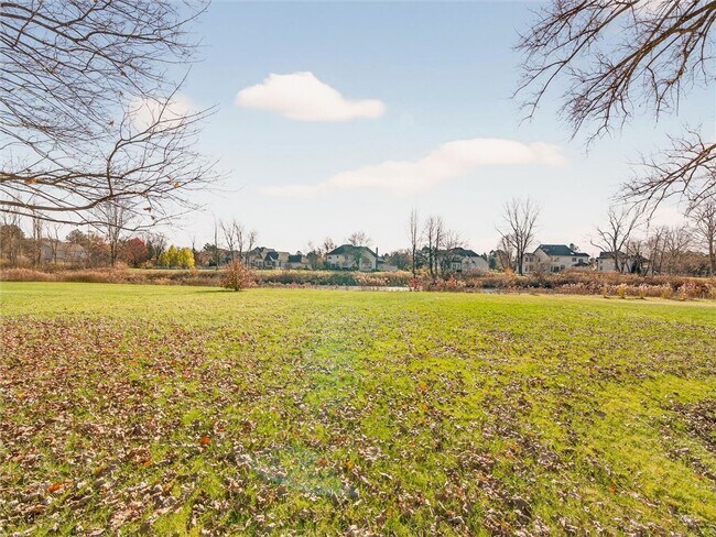 Building Photo - 9 Glen Valley Dr