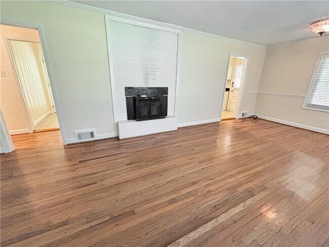 Building Photo - 6058 Harleston Rd NE