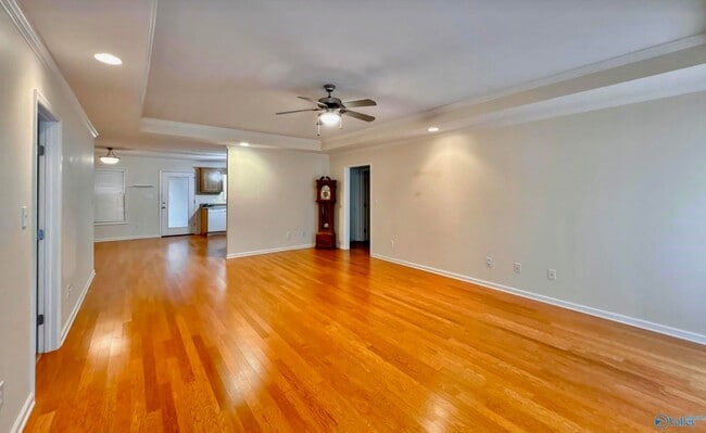 Building Photo - 1024 Clint Dr SE