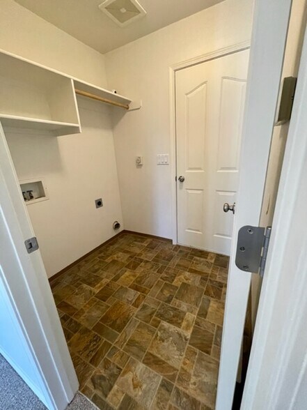 Building Photo - 5008 N Rothmans Ave