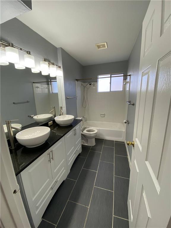 Building Photo - 3307 Whitepine Dr