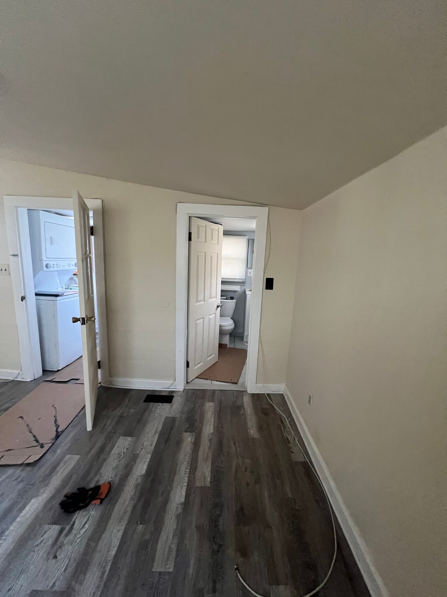 LAundry room and bath of Bedroom - 37 Smith St