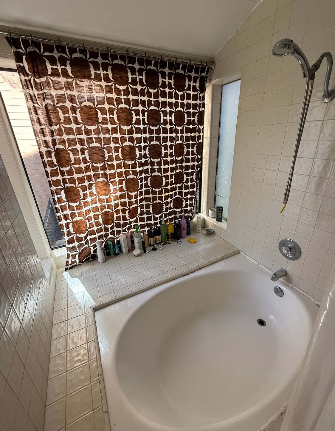 Master bath and shower - 802 Kalpati Cir
