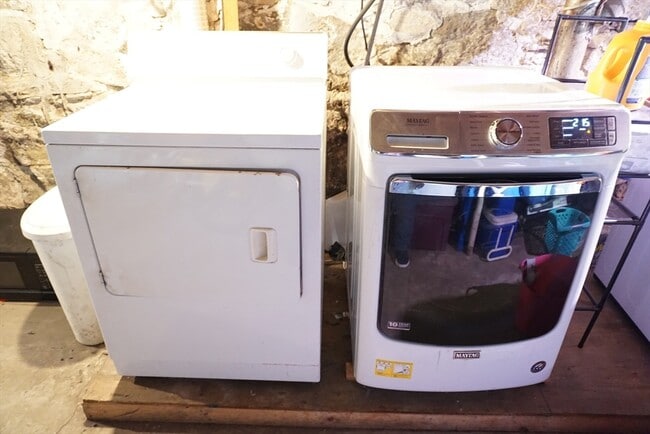 Building Photo - 76 4th Ave