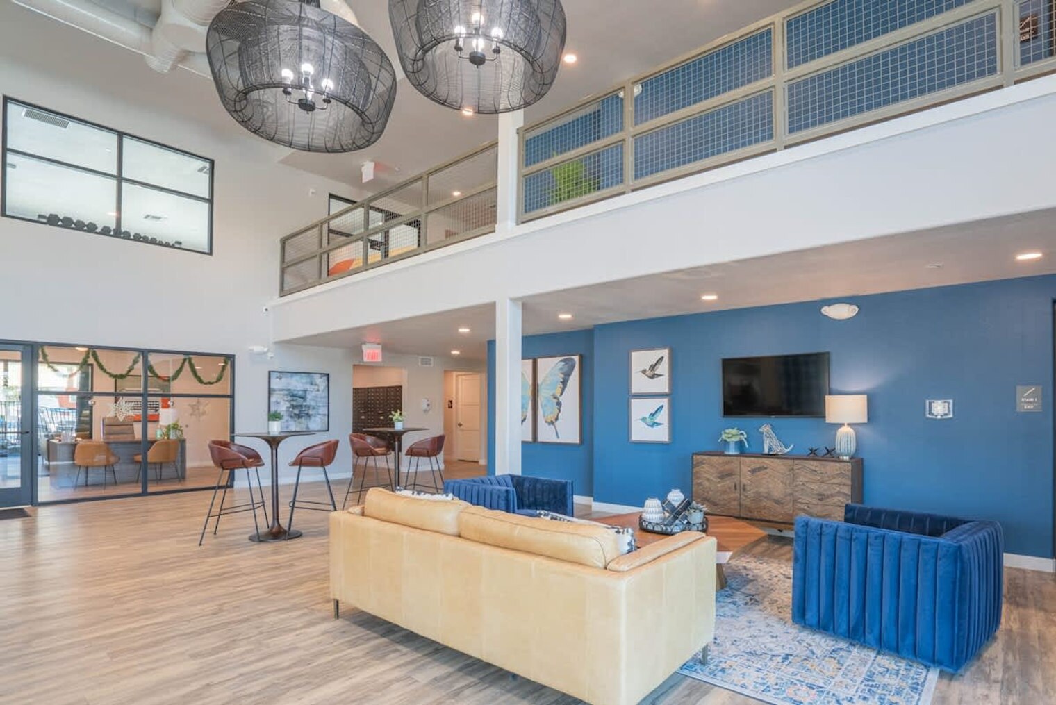 Building Photo - 2044 S Willow Creek Apartment