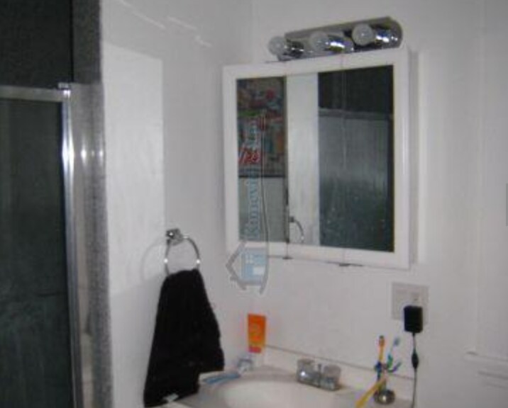 Primary Photo - 38 Newton St