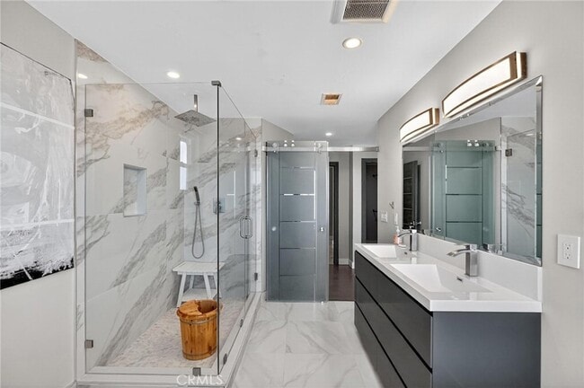 Building Photo - 865 Quivera St