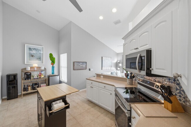 Building Photo - 5941 Sand Wedge Ln