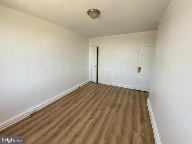 Building Photo - 6295 Kindred St