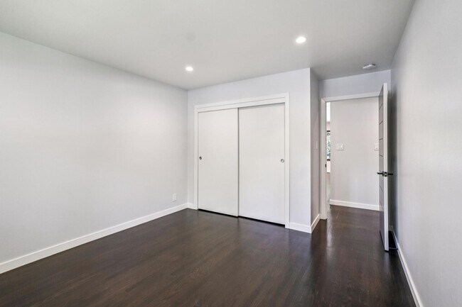 Building Photo - Renovated Linfield Oaks Retreat with Private Garden and Guest Studio