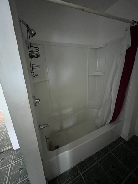 Building Photo - 17 Winfield St