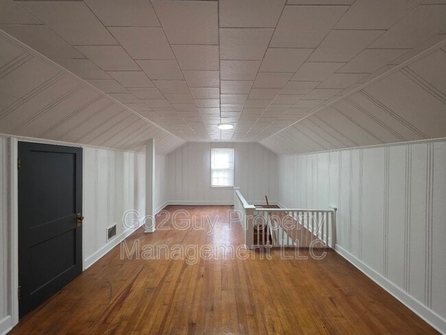 Building Photo - 3861 Bishop St