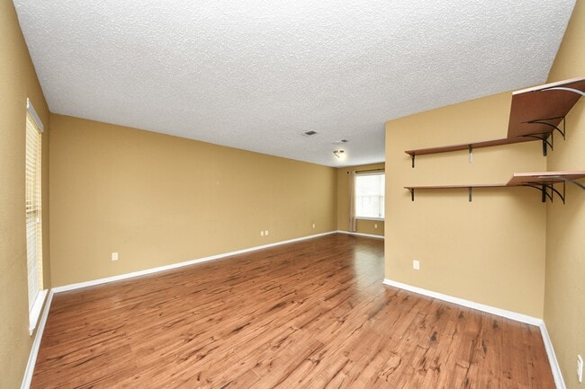 Building Photo - 11318 Willow Field Dr