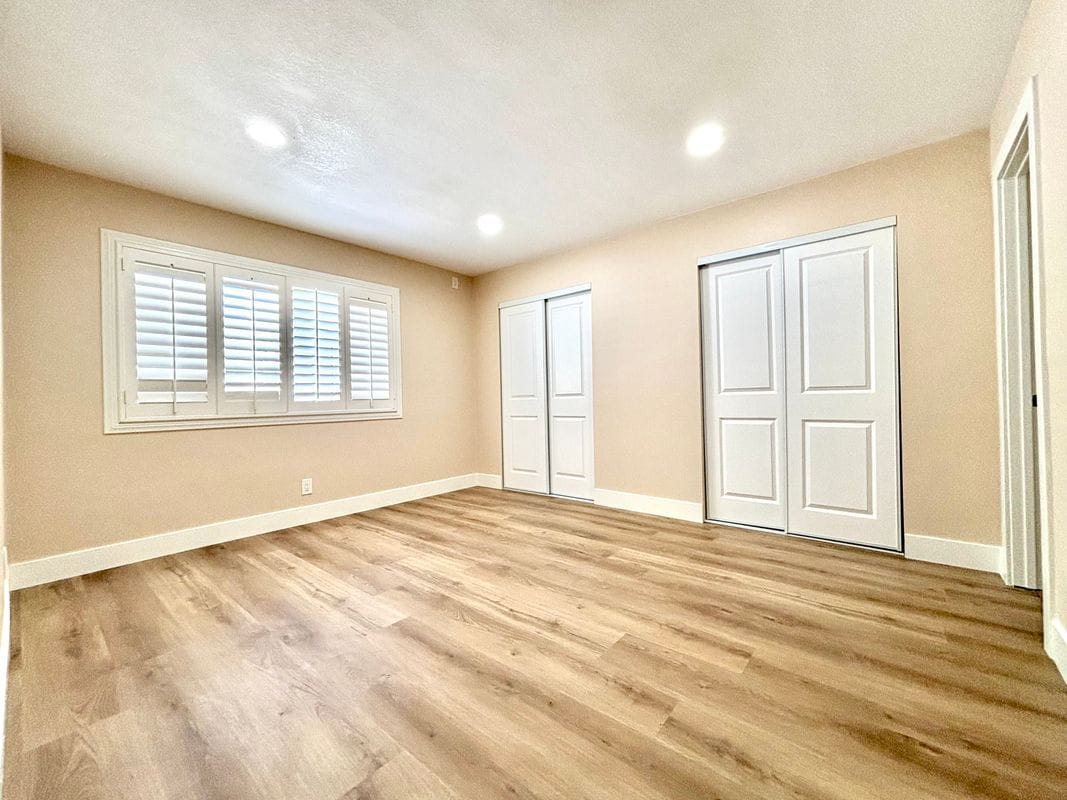 Building Photo - 2013 Victoria