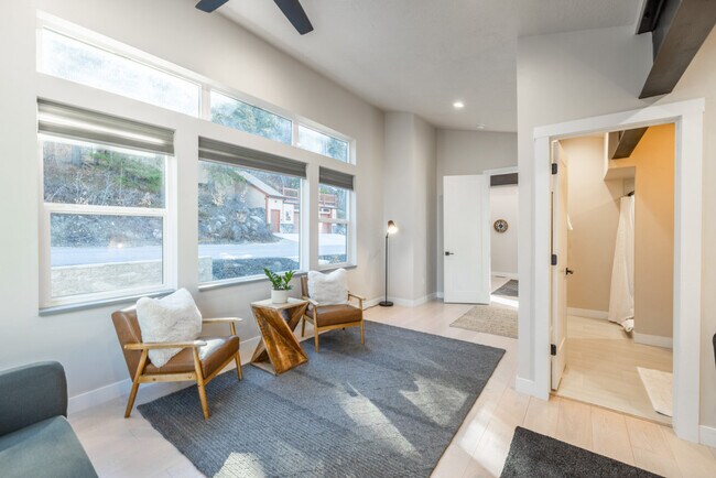 Building Photo - 255 Matterhorn Dr